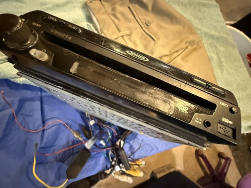 Jensen VM 9214  2-DIN In-Dash LCD Touchscreen DVD/CD/MP3 Receiver Old School