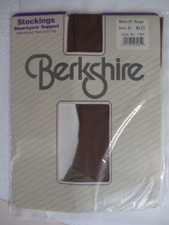 1PR VINTAGE BERKSHIRE RHT SUPPORT SHEER NYLON STOCKINGS SZ 10 1/2-11 LONG BEIGE