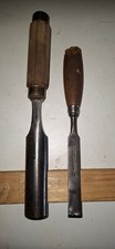 LOT DE 2 OUTILS  A BOIS ANCIENS ESTAMPILLES PEUGEOT CISEAUX ET GOUGE