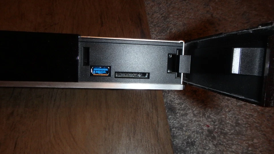 TECHNISAT RECEIVER,  ISIO STC+,  4K/UHD,  1000 GB FESTPLATTE,  ZUBEHÖR,  WIE NEU - Bild 3 von 4