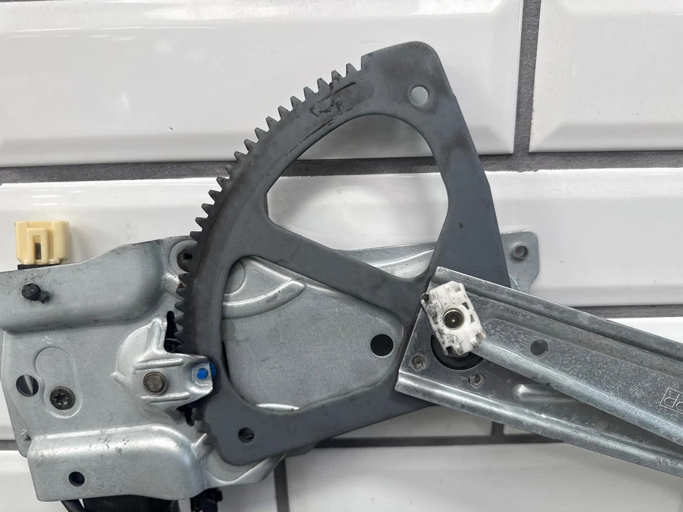 Pontiac GTO 2004-2006 2 puertas pasajero derecho ventana regulador con motor Foto 3 de 4