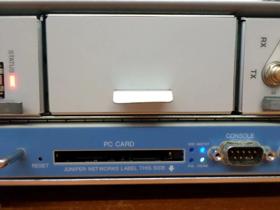 Juniper Networks M7i Router with 2x 4 Port 10/100Mbps Ethernet RE-850 Module - Image 4 of 4