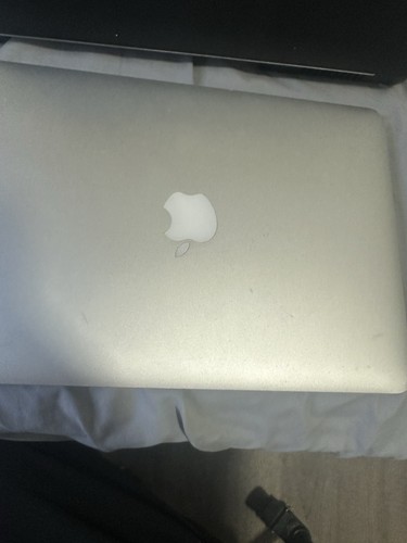 Apple MacBook Pro 13.3" (256GB SSD, Intel Core i7 5th Gen., 3.10 GHz, 8GB, Intel - Picture 2 of 9