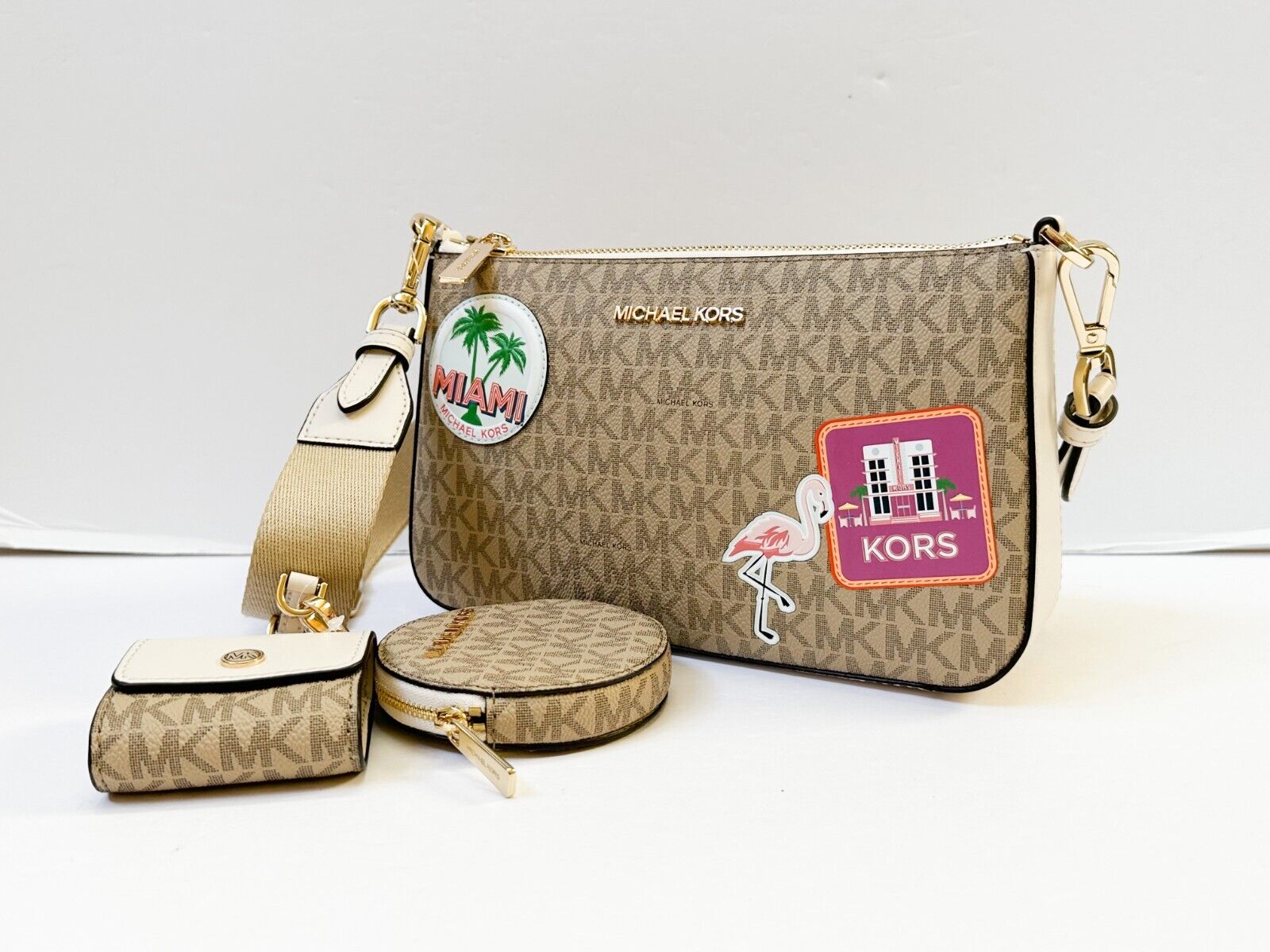 Michael Kors Jet Set Travel Crossbody Bag Tech Attach Miami Flamingo Light  Cream