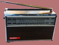 Schöner NordMende Transistor Radio Windsor mit Eingebauten Netzteil.