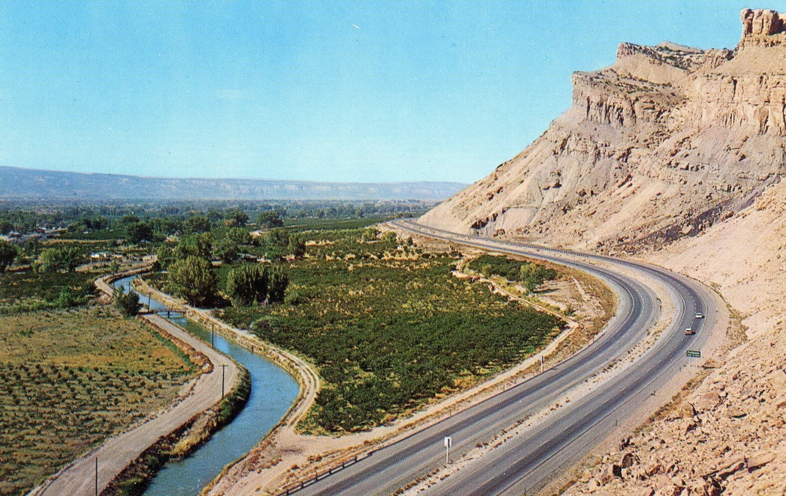 Interstate 70, Book Cliffs, Near Grand Junction, Colorado, UNP, VG -POSTCARD