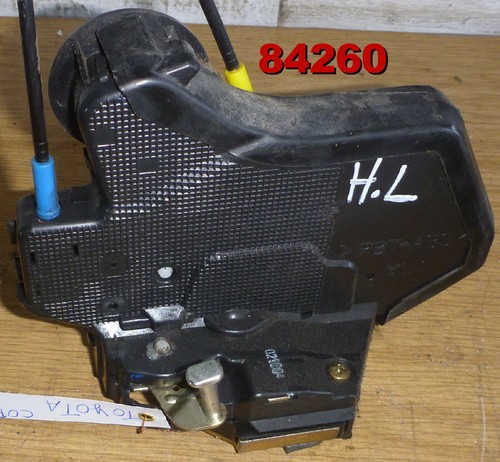 Türschloß hinten links Toyota Corolla Kombi 1,6VVT-i 81/110 EZ:02.05 (84260)