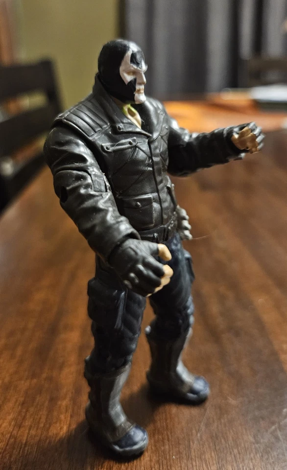 Mattel DC Comics Multiverse Arkham Origins Bane 4” Action Figure - Image 4 of 4