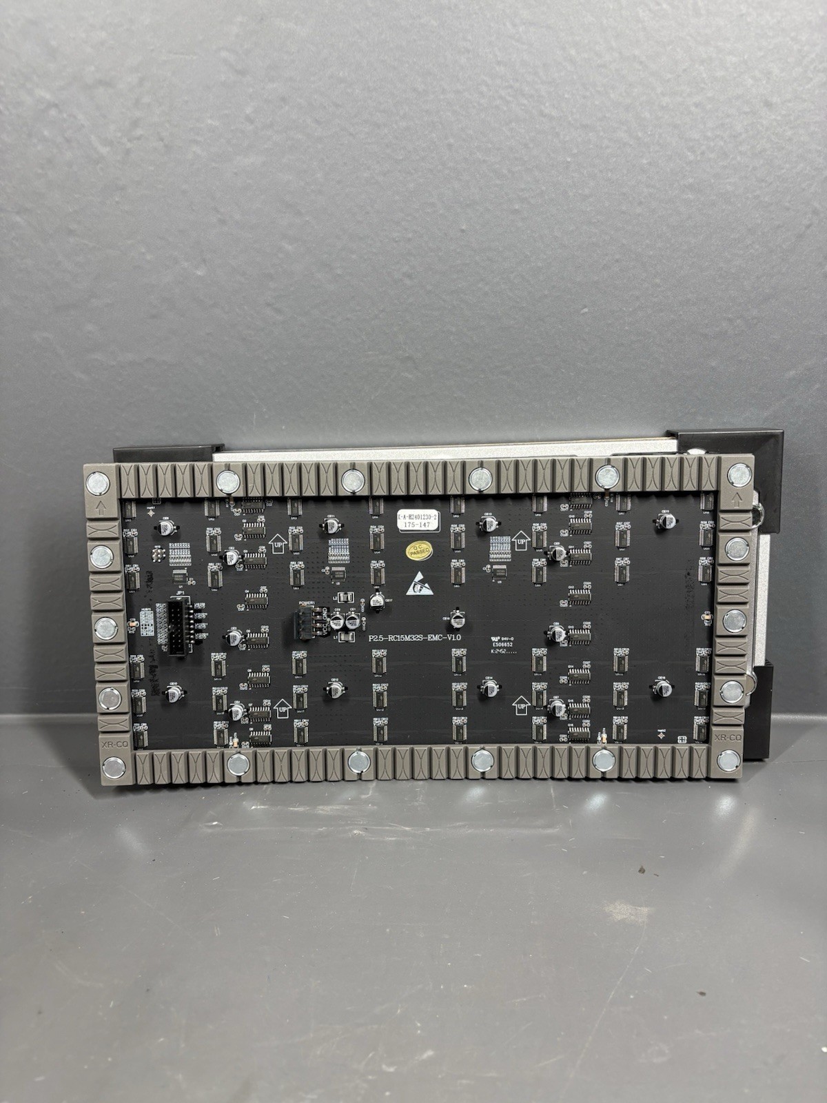 OUTFORM P2.5 RGB LED Video Wall Panel Cabinet FOR PARTS / UNTESTED