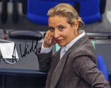 AFD GERMAN POLITICIAN Alice Weidel autograph, IP signed photo