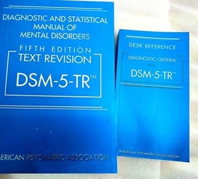DSM-5 TR hardcover +DESK reference from DSM-5-TR 5th Edition Paperback COMBO