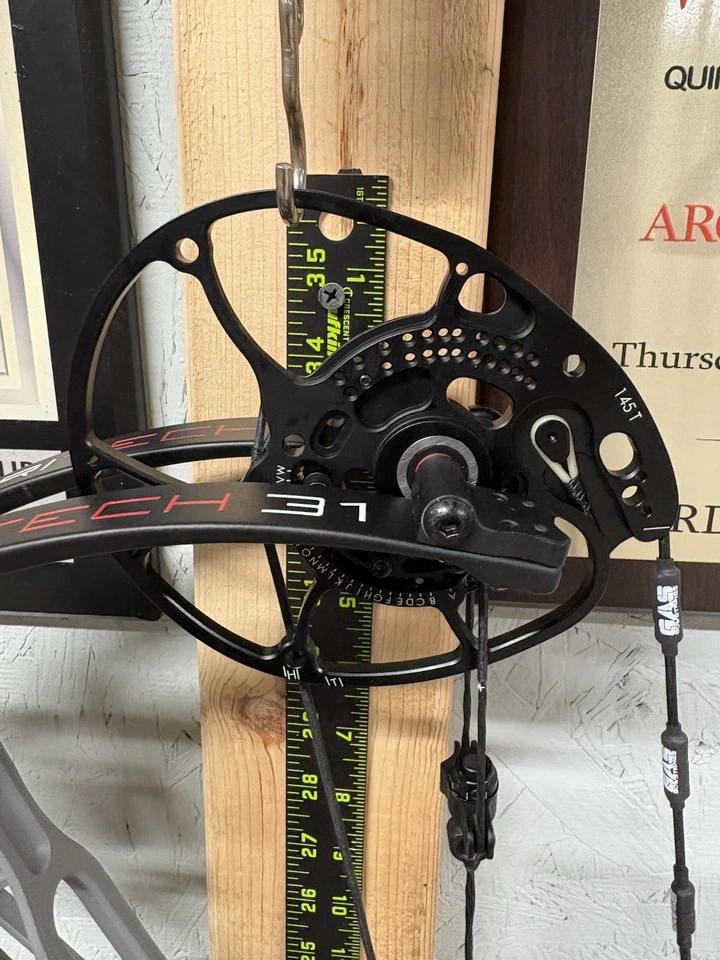 Darton Tritech 31 Right Hand 70 lbs Stone Riser w/Black Limbs - Image 3 of 4