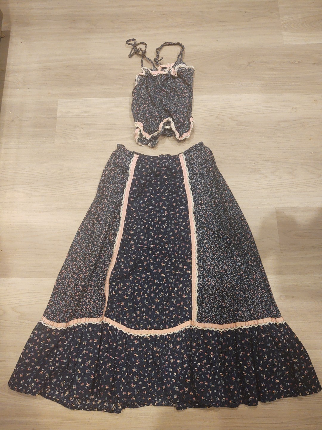 Vintage Cottagecore Prairie Top and Skirt Floral Blue Ruffle Womens Small 0728