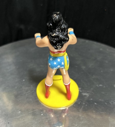 Wonder Woman action figure Robert Demars cupholder DC comics vintage 1985 cup - Picture 2 of 2