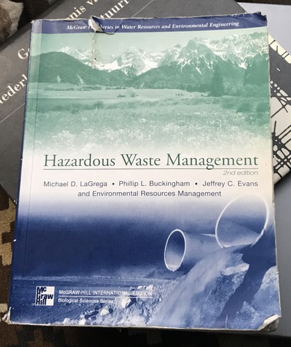 HAZARDOUS WASTE MANAGEMENT By Et Al. Michael D Lagrega - 第 1/1 張圖片