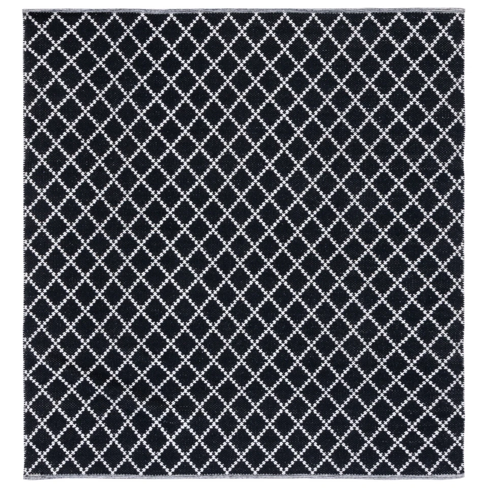 SAFAVIEH Montauk MTK706Z Handwoven Black / Ivory Rug - Image 4 of 4