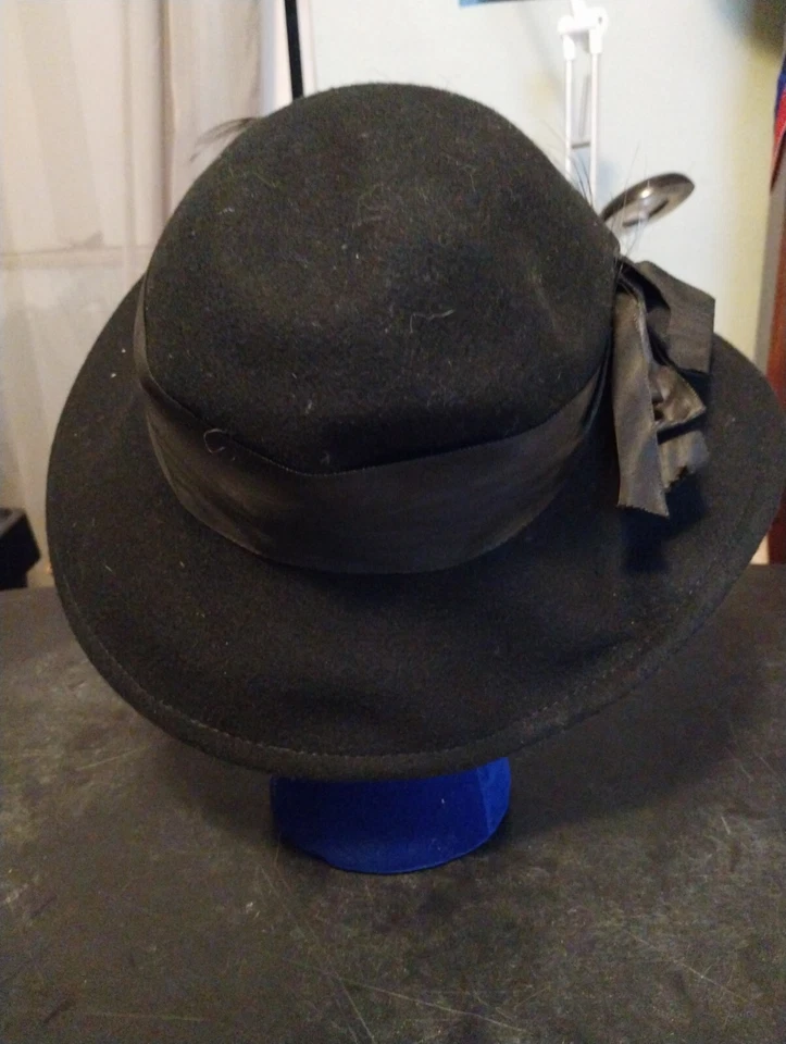 Sombrero para mujer Betmar Of New York-marrón lana 100 % lana negro con acento de lazo de flores Foto 4 de 4