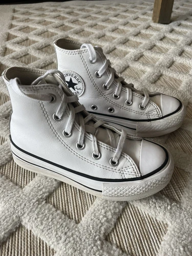 Converse Chuck Taylor Youth in pelle taglia 11. Top alto bianco