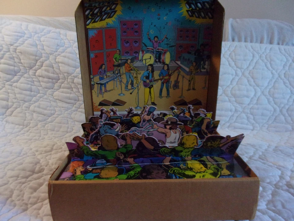 FRANK ZAPPA BEAT THE BOOTS LIMITED EDITION BOX SET 8 CASSETTES NEW T-SHIRT PIN - Image 4 of 4