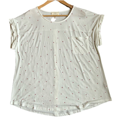 Flower & Feather top Cream With Pink Hearts Size 2xl, Feminine, Small Flaw