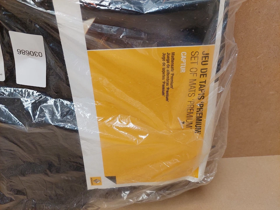 Renault Captur Mk1 Velour Floor Mats carpet 2013-2019 4 8201394374 Genuine OEM - Image 4 of 4