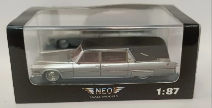 Neo 1:87 Cadillac S&S Landau Hearse Coffin Cart and Spiritual Cart Model - Image 4 of 4