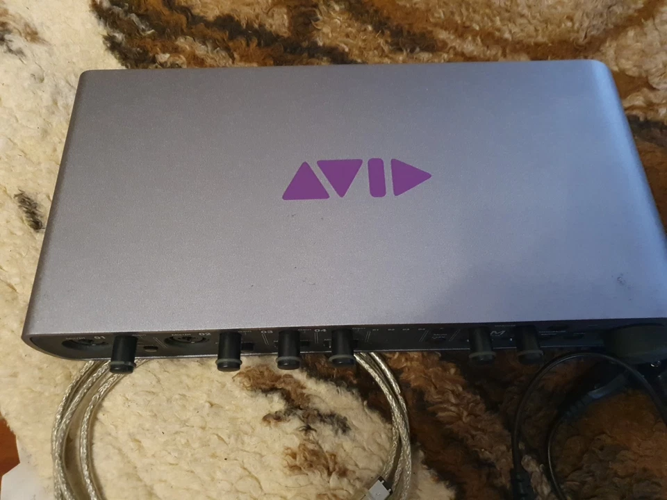 Avid M Box Pro - Audiointerface, Preamp für Pro Tools, Logic, Ableton, Universal - Bild 4 von 4