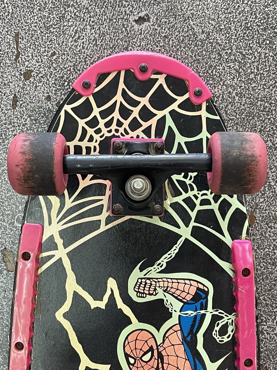 Vintage 1990 Spider-Man Skateboard Marvel Comics Comic Vintage 1990 Spider-Man Skateboard Marvel Comics Comic