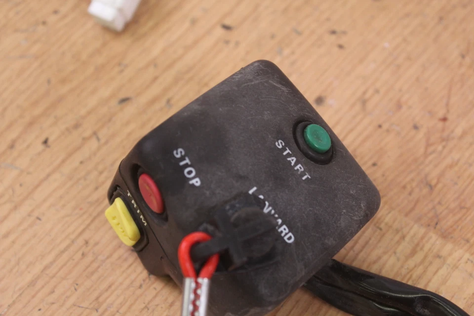 Interruptor de manillar izquierdo Kawasaki Jet Ski Ultra 150 JH1200 1999 parada/arranque/ajuste  Foto 3 de 4