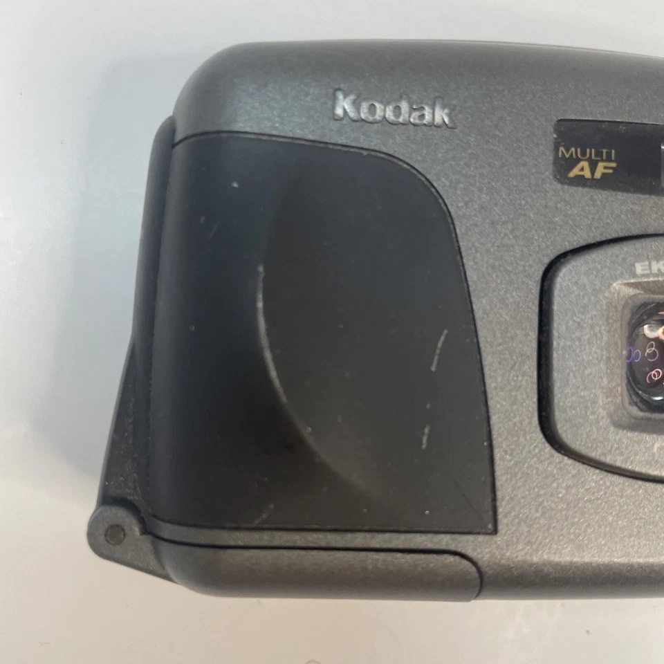 Kodak 3600ix 35mm Film Camera w/ Built In Flash Black - Image 4 of 4