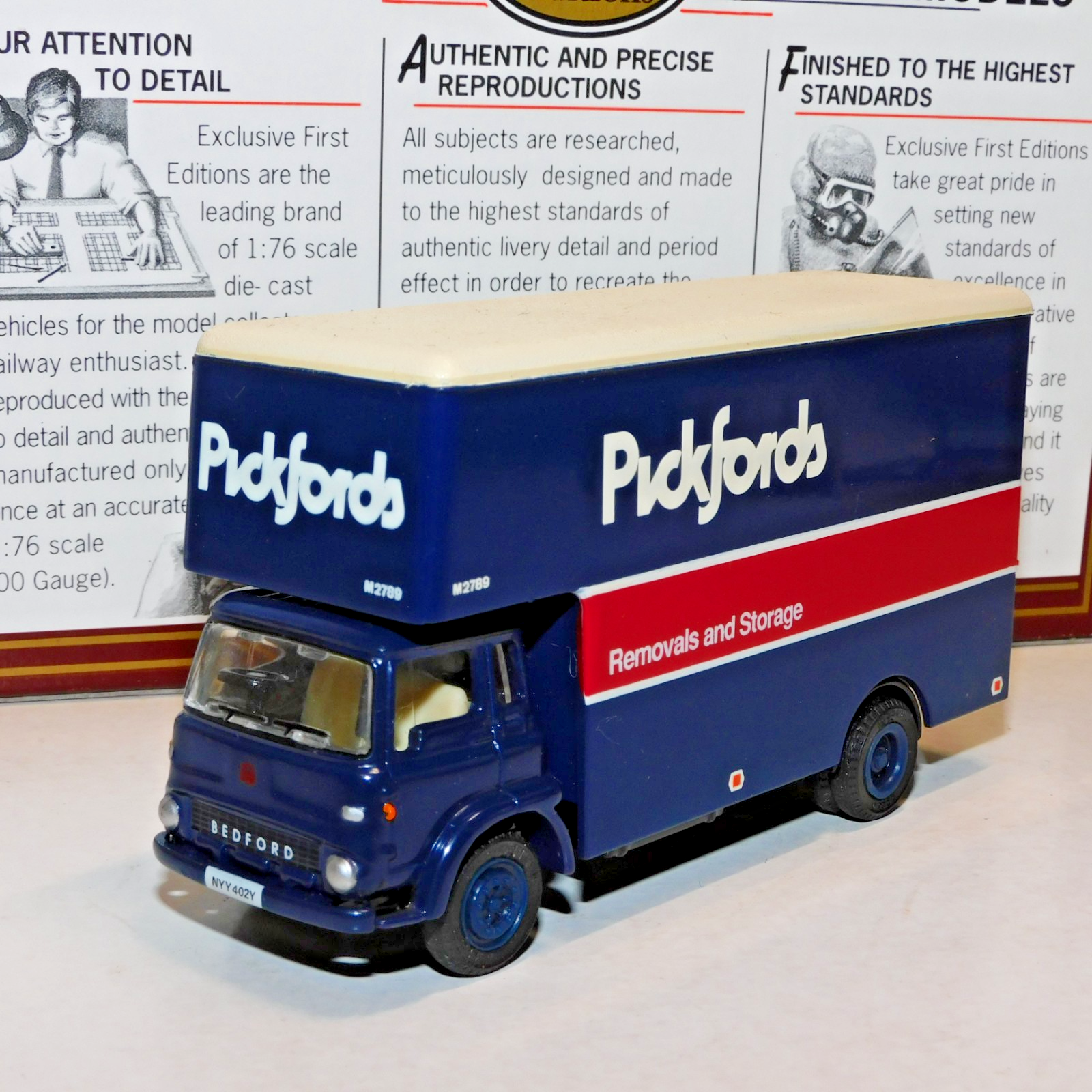EFE BEDFORD TK LUTON VAN PICKFORDS 1/76 23602