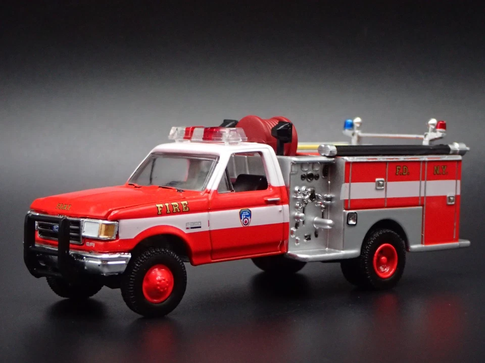 2025 GREENLIGHT 1987 FORD F-350 FDNY MINI PUMPER FIRE TRUCK HOBBY EXCLUSIVE 1:64 - Image 2 of 4
