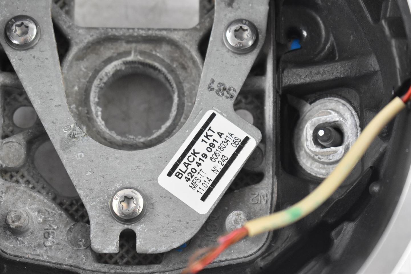 Audi R8 2011 Steering wheel P/N 3832020