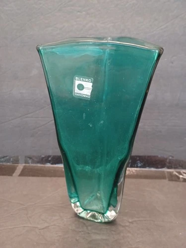 BLENKO HANDBLOWN TRIANGLE Green Glass Vase With Paper Label 8.5" Tall FREE SHIP