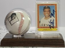 Willie Mays Signed Card W/ Baseball