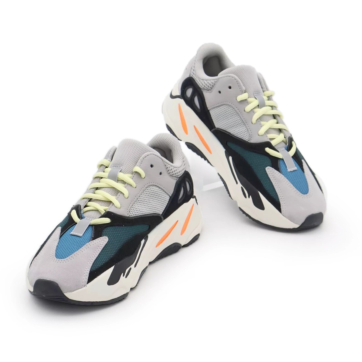 B75571 adidas Yeezy Boost 700 Wave Runner Solid Grey Chalk B75571 adidas Yeezy Boost 700 Wave Runner Solid Grey Chalk