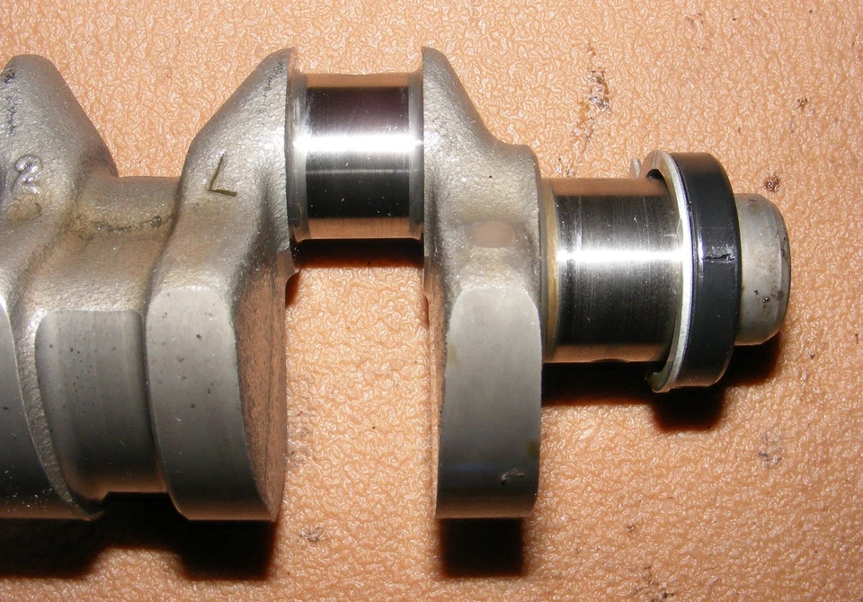 Mariner 9.9 HP 4 Stroke Crankshaft Assembly PN 825703 Fits 1995-2000 - Image 2 of 4