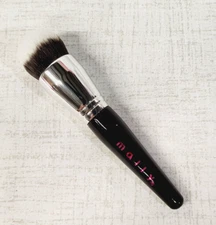 Mally Beauty ROUNDED KABUKI FOUNDATION BRUSH Synthetic Fibers Makeup Brush NEW!!