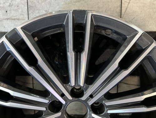 BMW OEM 3-series G20 G21 STYLE 790M 18” Staggered Style Front Wheel - Picture 2 of 9
