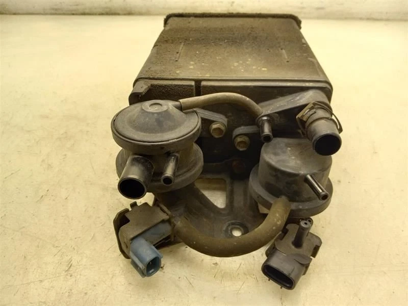 Lexus GS430 2001 4,3 L 8 cilindros montaje de bote de vapor de combustible Foto 2 de 4