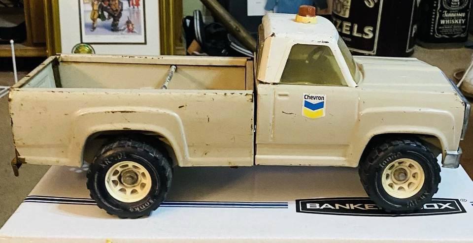 VINTAGE Tonka Chevron Service Dodge Pickup Truck Pressed Steel From Mid 1970's - Image 3 of 4
