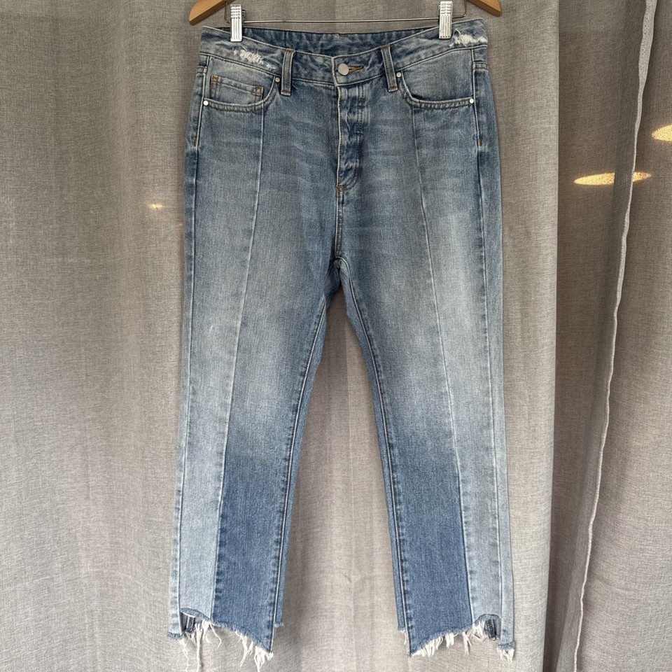 Witchery Blue Denim Cropped Jeans With Front Seam & Distressed Hem. Sz 10