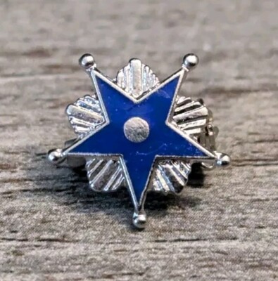 Silver Pentagon With Superimposed 5-Point Ultramarine Blue Star Lapel ...