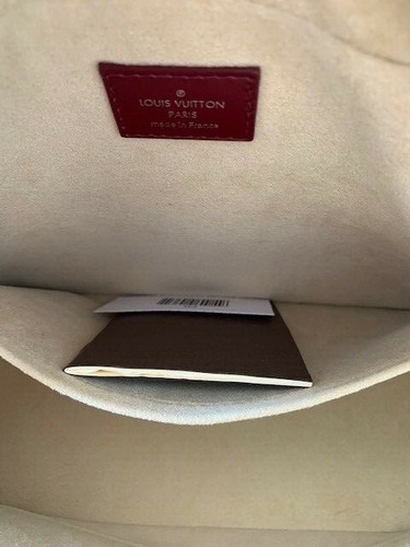 Louis Vuitton Monogram Dora PM Canvas Burgund 100 % authentisch NEU $ 3550  - Bild 9 von 12