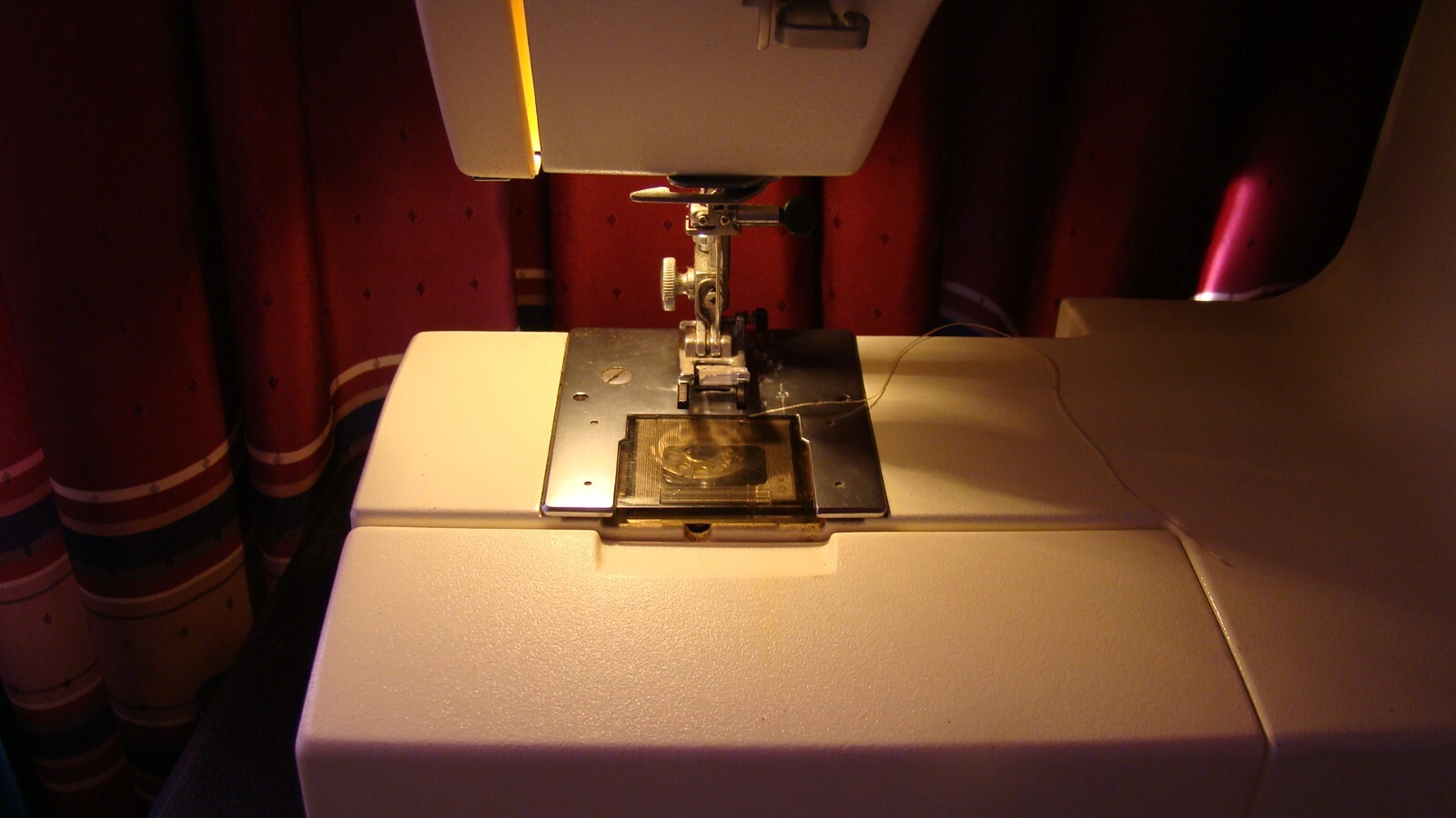 Janome New Home SW2018E Sewing Machine w/ Foot Pedal, Accessories