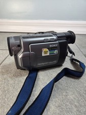 Sony Handycam Video Hi8 Camcorder 40x Zoom w/ Tapes, Case, Charger Batteries