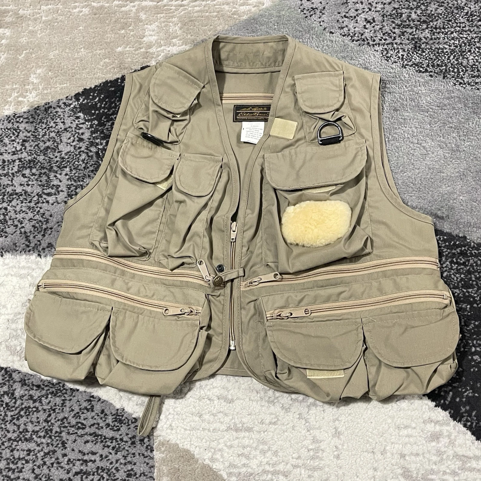 VTG Eddie Bauer Fly Fishing Vest Men XS Brown Hunting Snap Buttons Pockets USA