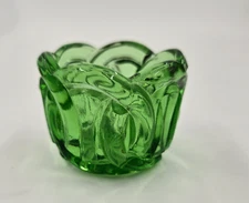 Vintage Green Glass Footed Open Salt Dip Cellar SWIRL LOOP PATTERN