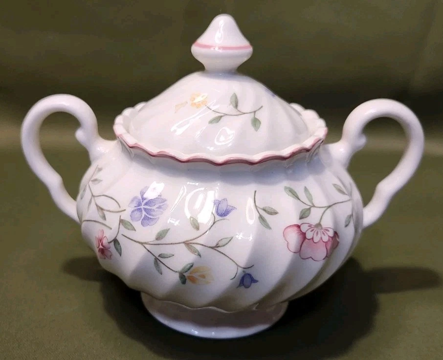 Crema y azucarero Johnson Brothers Summer Chintz festoneado con borde rosa usado en excelente estado Foto 4 de 4