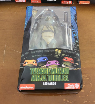 NECA Teenage Mutant Ninja Turtles Leonardo 6.5in GameStop Exclusive Figure